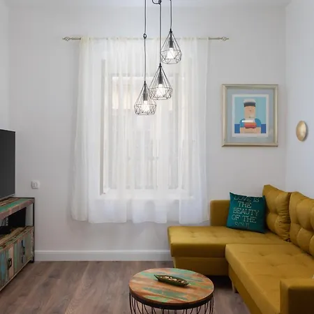 Luxury With Patio In The Heart Of Apartman