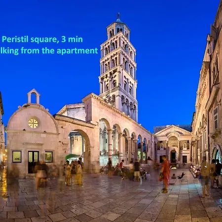 Apartman Luxury With Patio In The Heart Of