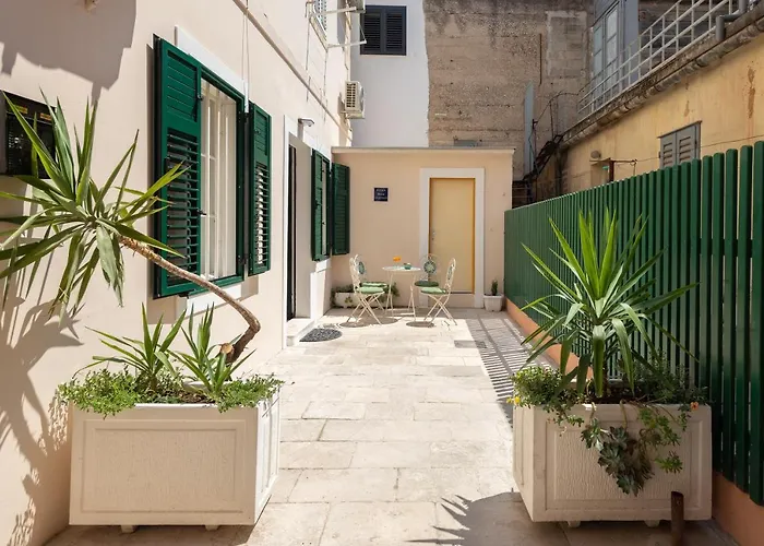 Appartement Luxury With Patio In The Heart Of *