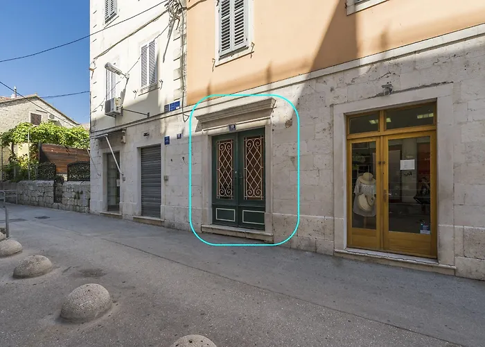 Luxury With Patio In The Heart Of Appartement Split