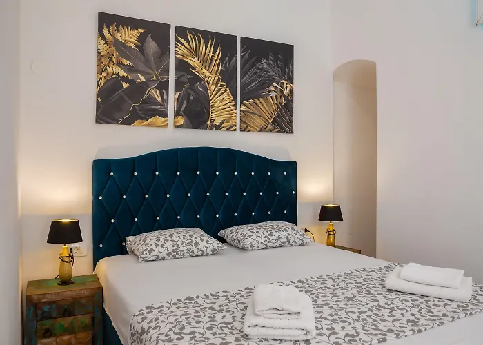 Appartement Luxury With Patio In The Heart Of