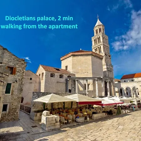 Luxury With Patio In The Heart Of Appartamento