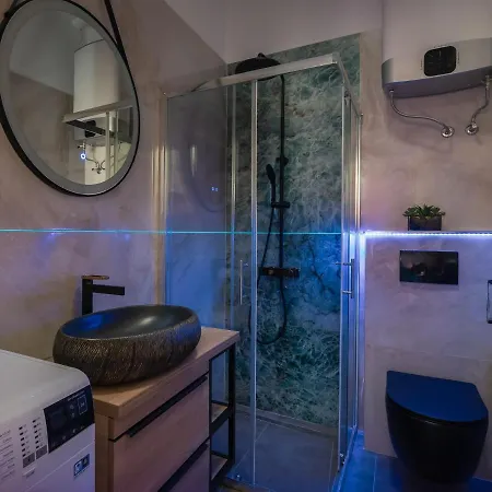 Luxury With Patio In The Heart Of Appartamento
