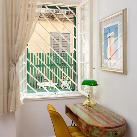 Apartment Luxury With Patio In The Heart Of