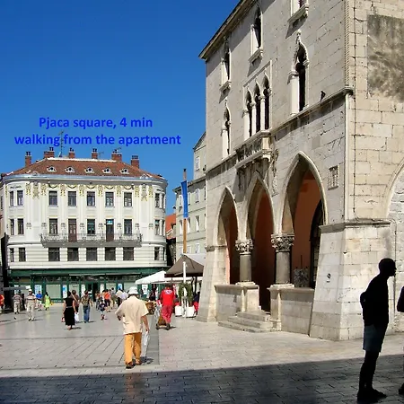 Luxury With Patio In The Heart Of Appartamento