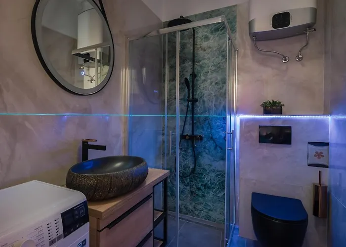 Luxury With Patio In The Heart Of Appartamento