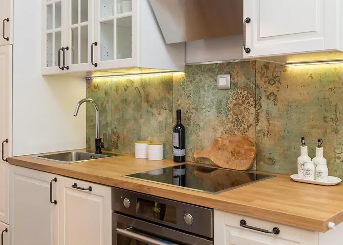 Luxury With Patio In The Heart Of