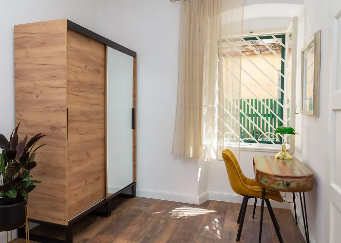 Luxury With Patio In The Heart Of Appartamento