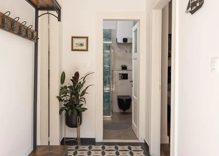 Apartment Luxury With Patio In The Heart Of Split