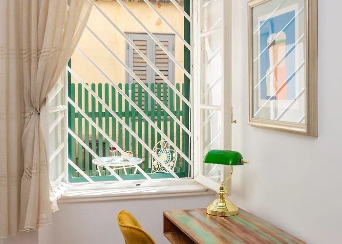 Apartment Luxury With Patio In The Heart Of *