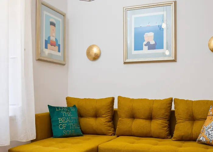 Apartment Luxury With Patio In The Heart Of *