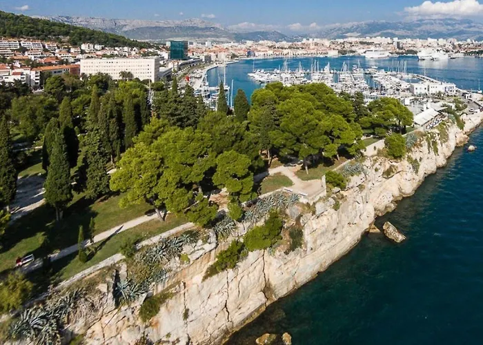 Apartment Luxury With Patio In The Heart Of Split